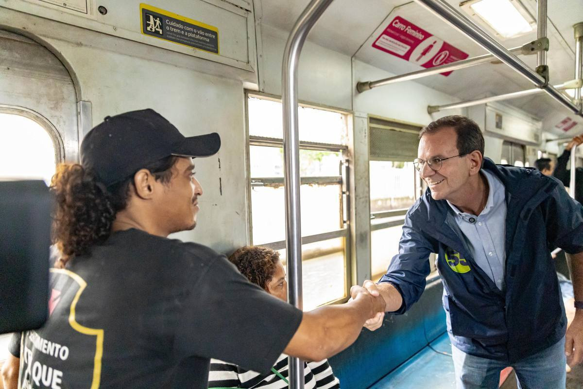 Paes em Mag&eacute; para detalhar sistema ferrovi&aacute;rio
