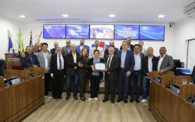 C&acirc;mara homenageia volunt&aacute;rios da Casa Apoio ao Hospital Estadual de Sumar&eacute;