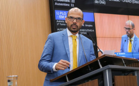 Mo&ccedil;&atilde;o a Tarc&iacute;sio pede refei&ccedil;&atilde;o a professores