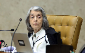 Coluna Magnavita | C&aacute;rmen L&uacute;cia, a &uacute;nica tocada pela vergonha?