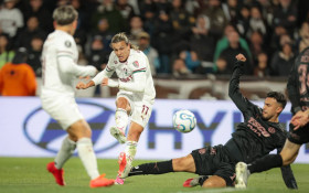 Flu leva susto, mas se classifica para semifinais da Libertadores