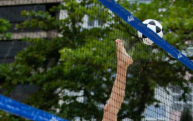Esporte esquenta o fimde semana chuvoso naPraia de Icara&iacute;