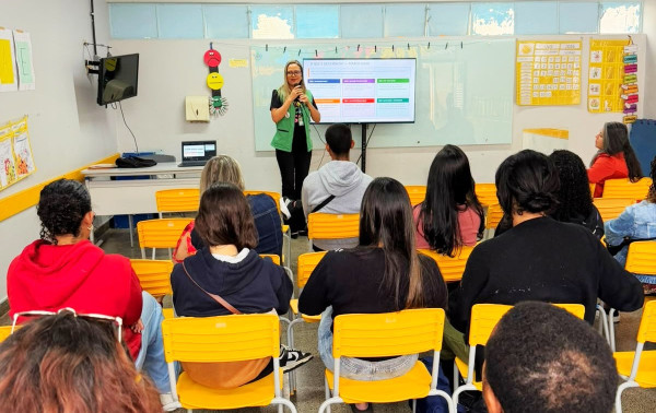 Defensoria nas Escolas leva servi&ccedil;os gratuitos a dois centros de ensino no DF