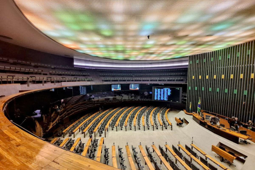 Coluna Magnavita | PL lidera proje&ccedil;&atilde;o para a C&acirc;mara e pode eleger 13 deputados federais pelo Rio