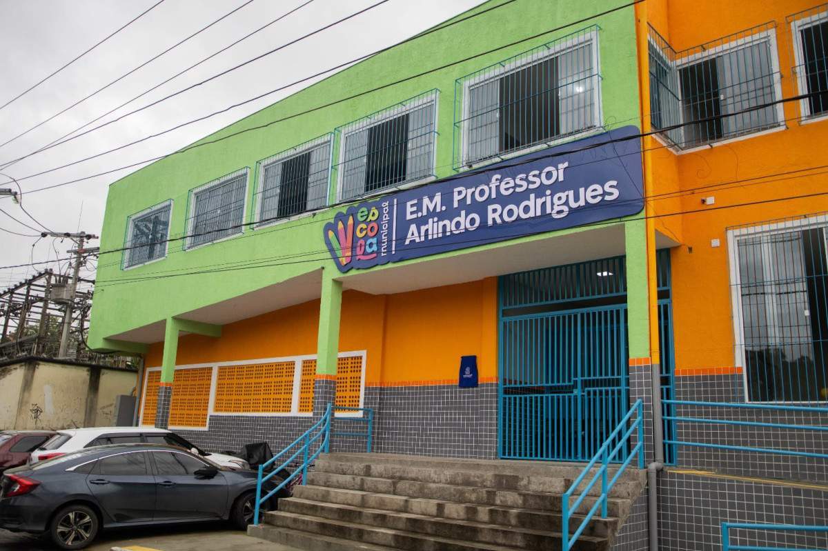 Miki entrega nova Escola Professor Arlindo Rodrigues