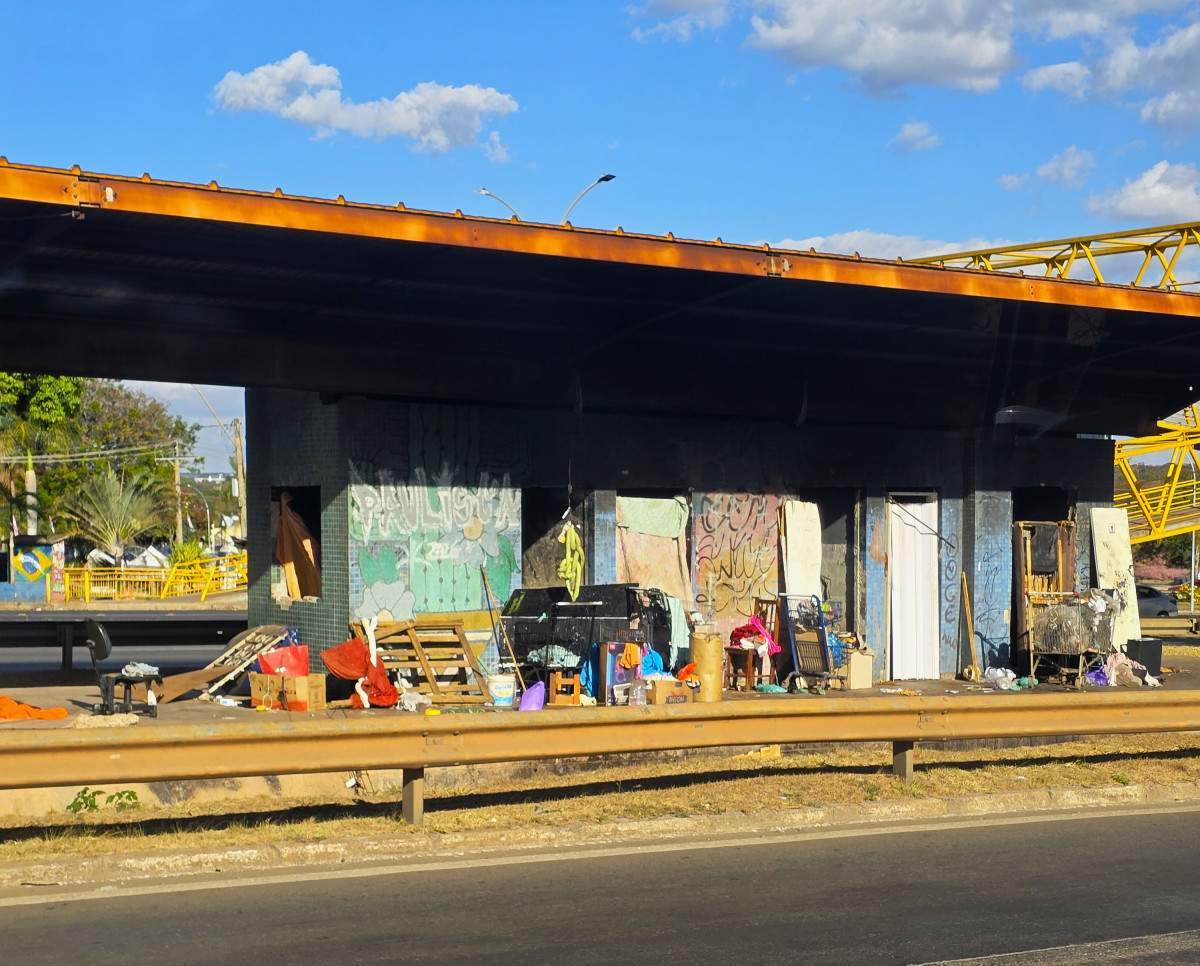 DF: esta&ccedil;&atilde;o da Candangol&acirc;ndia abandonada h&aacute; mais de 10 anos