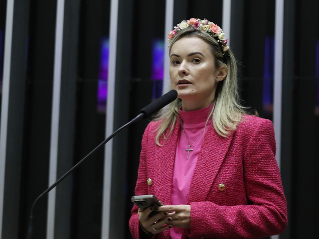 Projeto contra pol&iacute;tica de equidade de g&ecirc;nero