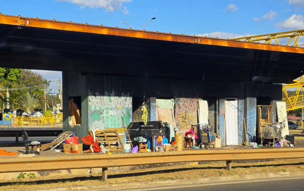DF: esta&ccedil;&atilde;o da Candangol&acirc;ndia abandonada h&aacute; mais de 10 anos