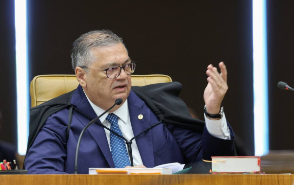 Coluna Magnavita | Quem deveria pedir desculpas s&atilde;o os v&acirc;ndalos