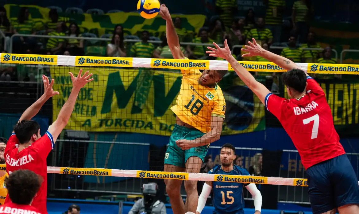 Brasil vence Chile na estreia pelo Sul‑Americano de v&ocirc;lei masculino