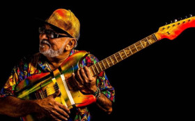 O mestre da guitarrada