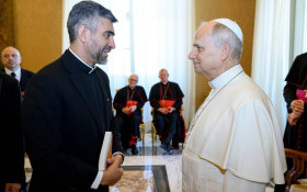 Reitor da PUC‑Rio &eacute; recebido pelo Papa Le&atilde;o XIV