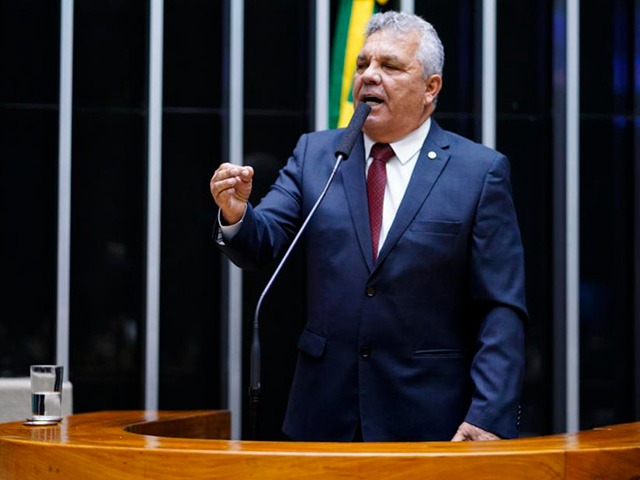 Deputados pressionam C&acirc;mara por vota&ccedil;&atilde;o de projeto sobre aposentadoria especial