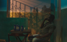 'pacificado', um thriller social que quase se fez com celulares