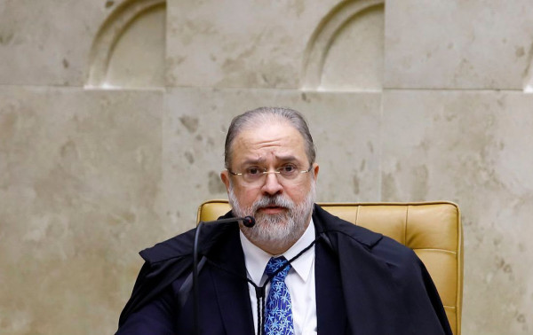 Augusto Aras &eacute; aprovado como Professor Titular da Universidade de Bras&iacute;lia