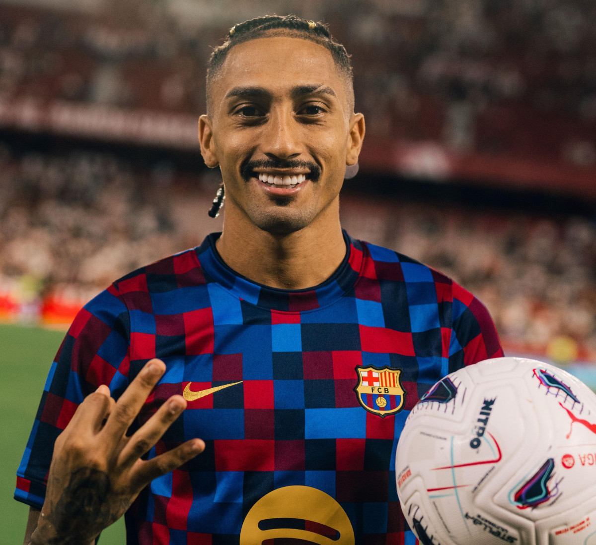Raphinha inicia temporada de forma assombrosa no Barcelona