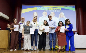 Douglas criar&aacute; Secretaria de Pol&iacute;ticas Inclusivas