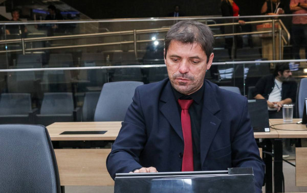 C&acirc;mara aprova placas para reduzir ru&iacute;dos em locais frequentados por pessoas com TEA