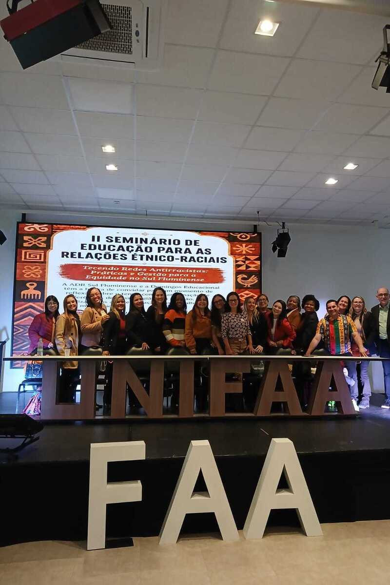 Semin&aacute;rio re&uacute;ne experi&ecirc;ncias sobre educa&ccedil;&atilde;o &eacute;tnico‑racial