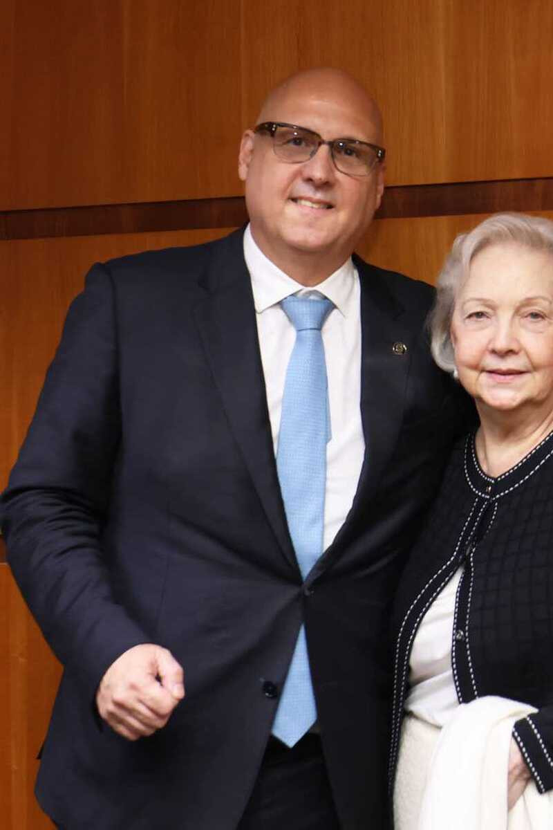 Otto Lobo com a desembargadora Maria Henriqueta