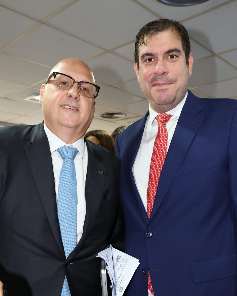 O presidente Otto Lobo com o desembargador do TRE-RJ, Paulo César Salomao