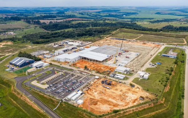 Toyota retoma a produ&ccedil;&atilde;o em Porto Felizap&oacute;s vendaval