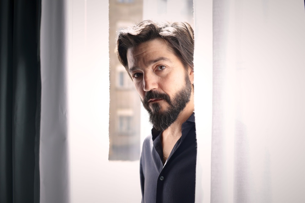 Diego Luna: 'O desconforto traz a melhor vers&atilde;o da criatividade'