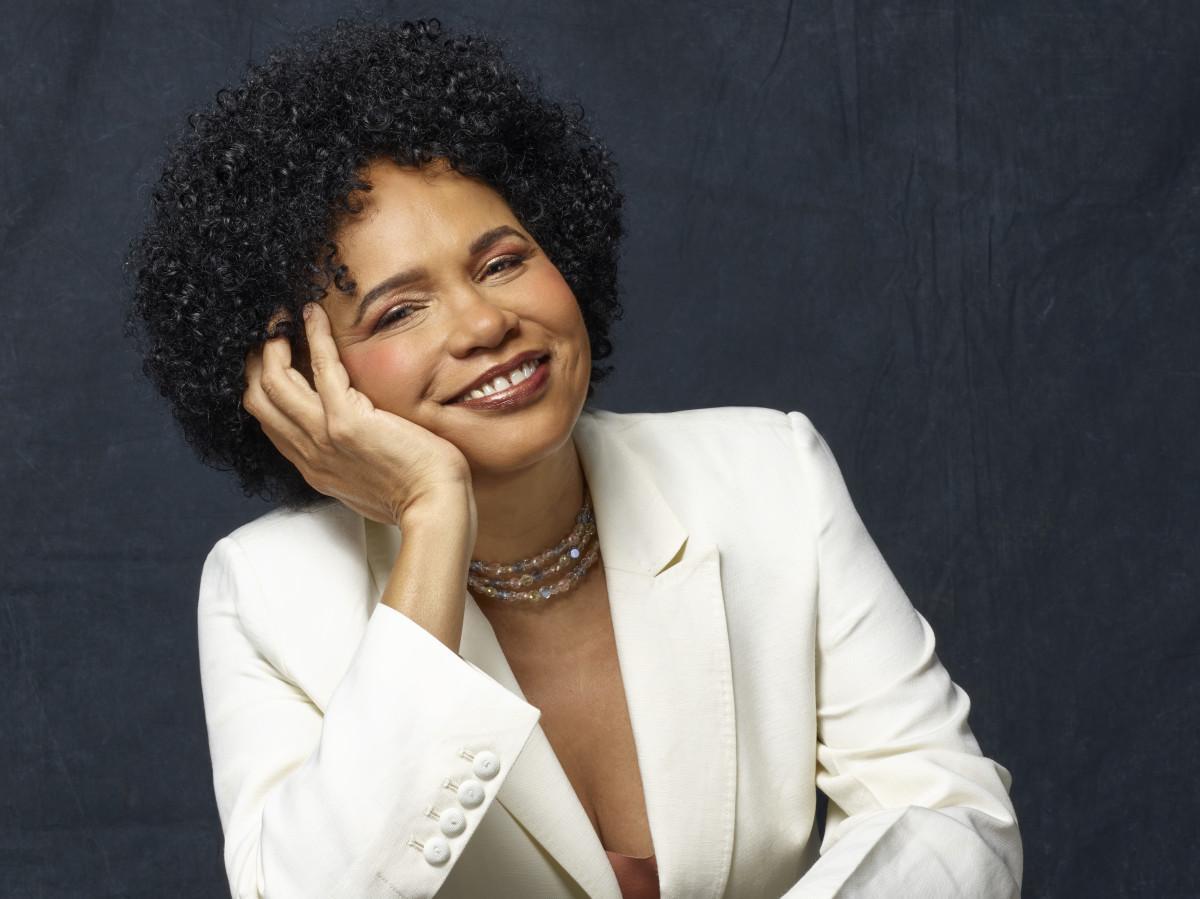 Teresa Cristina mostra &aacute;lbum autoral no Rio