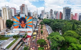 Calvin Harris entra para o Guinness com bloco superlotado