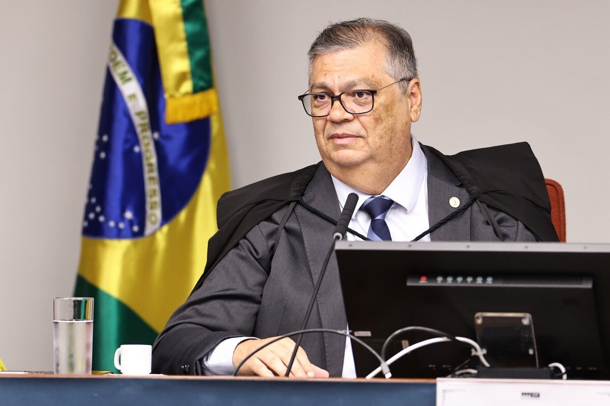 Dino questiona CVM sobre leni&ecirc;ncia com o Master