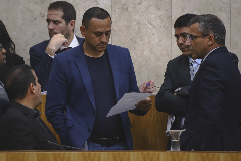 C&acirc;mara de SP aprova projetos sobre renda e entrega