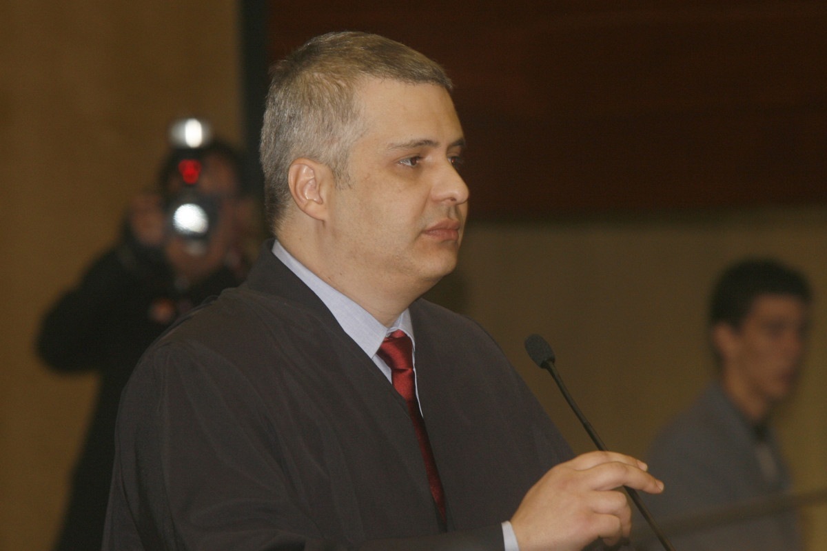 Defesa de Bolsonaro recua no STF e muda comando