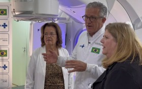 Ministro entrega acelerador ao Boldrini; equipamento &eacute; o &uacute;nico de Campinas