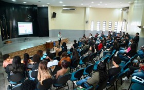 Iniciativa amplia acesso de jovens a oportunidades de est&aacute;gio e trabalho