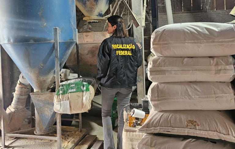 SC: f&aacute;brica produzia e vendia ra&ccedil;&atilde;o animal sem registro em Blumenau