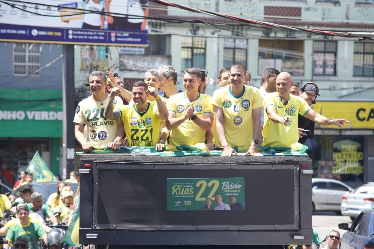 Em S&atilde;o Jo&atilde;o de Meriti, Douglas defende ajuda a motociclistas