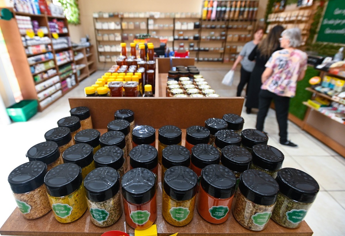 Prefeitura abre prazo para servidores escolherem empresa do vale-alimenta&ccedil;&atilde;o