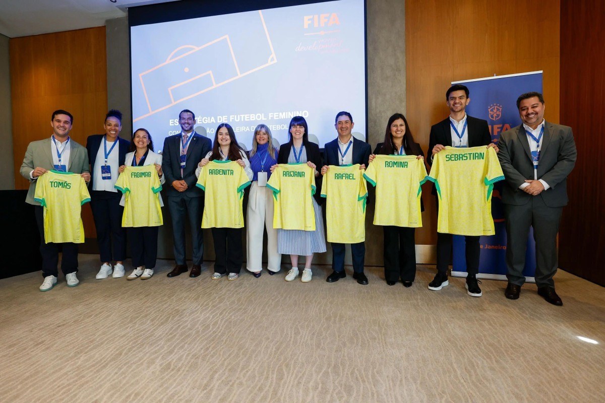 Com apoio da FIFA, CBF planeja impulsionar o futebol feminino