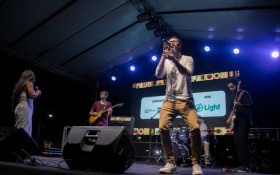 Final do Sons do Caf&eacute; re&uacute;ne m&uacute;sica, premia&ccedil;&atilde;o e show na Calif&oacute;rnia