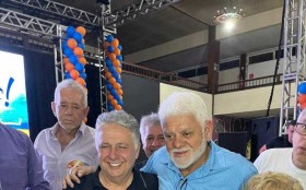 Garotinho e Zoinho percorrem seis cidades da regi&atilde;o