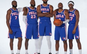 LeBron James &eacute; apresentado oficialmente pelo Philadelphia 76ers