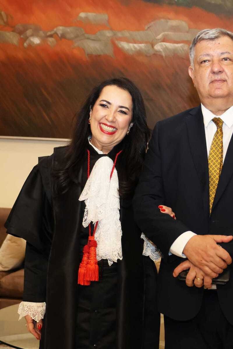 A nova desembargadora Paula Machado com o corregedor do TJ RJ, desembargador Cláudio Brandão
