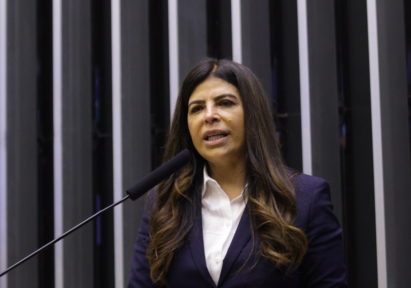 C&acirc;mara avan&ccedil;a com projeto que cria seguro para profissionais da educa&ccedil;&atilde;o