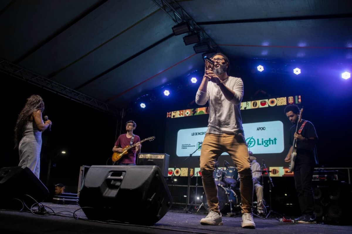 Final do Sons do Caf&eacute; re&uacute;ne m&uacute;sica, premia&ccedil;&atilde;o e show na Calif&oacute;rnia