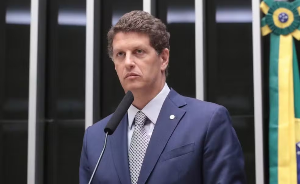 Salles retira candidatura ao Senado e declara apoio a Derrite e Andr&eacute; do Prado