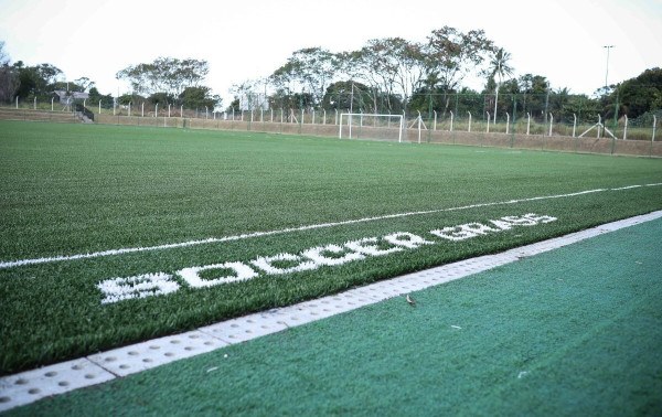 CBF ter&aacute; gramados sint&eacute;ticos em Centros de Desenvolvimento