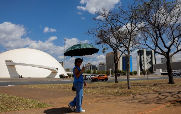 Bras&iacute;lia entra em alerta laranja devido &agrave; baixa umidade do ar