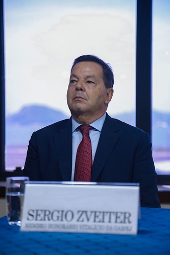 Sergio Zveiter, ex-presidente da OAB-RJ, durante o seminário na sede a entidade
