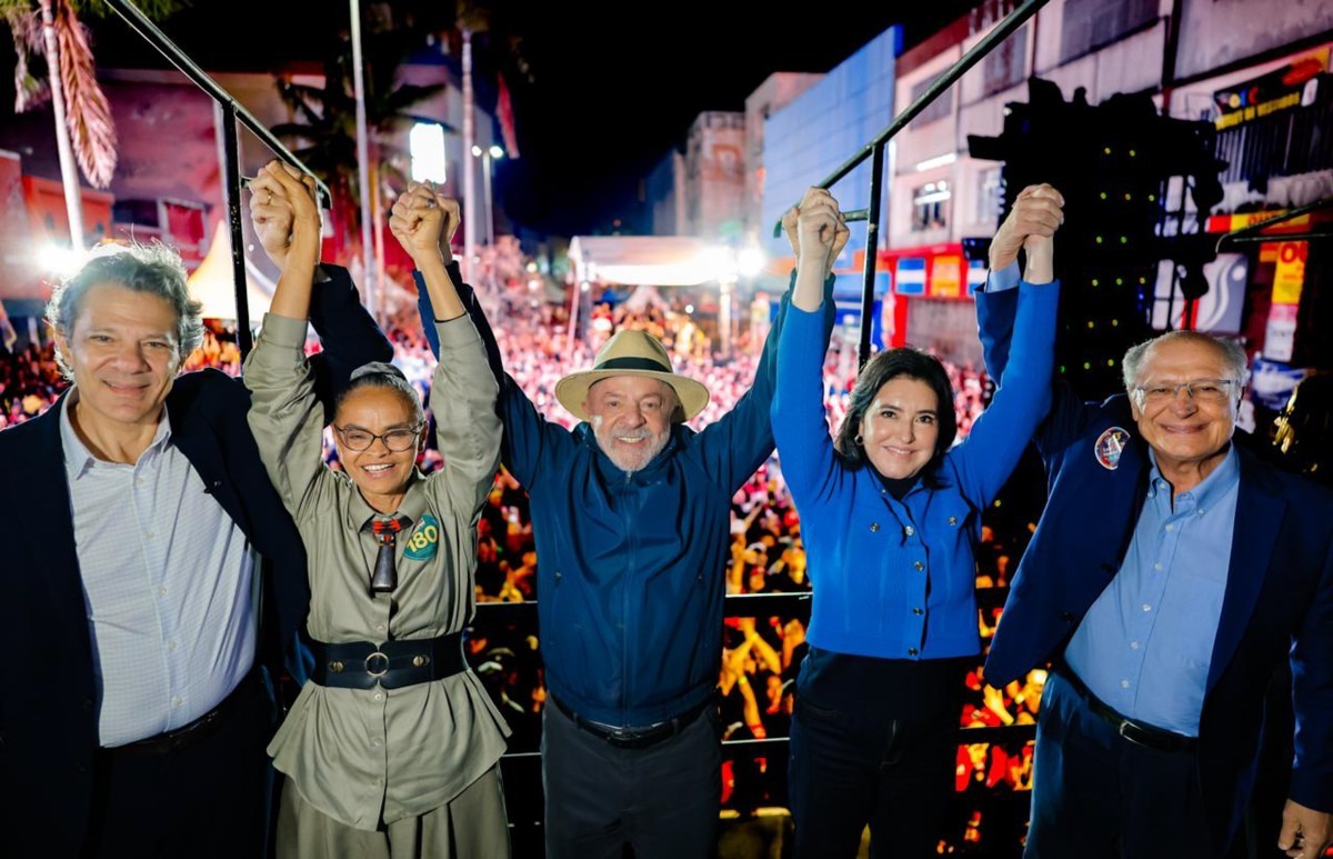 Carreata 'Campinas com Lula, Haddad, Marina e Simone' na reta final do 1&ordm; turno re&uacute;ne apoiadores s&aacute;bado (3)