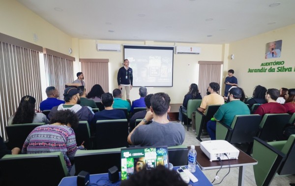 Comitiva de Rio das Ostras e estudantes da UERJ conhecem programa urbano de Saquarema